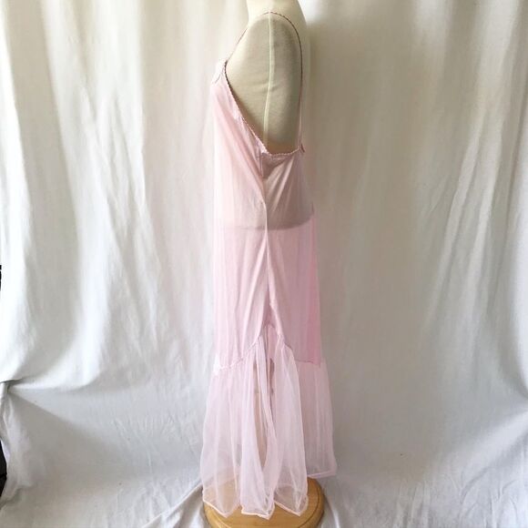 Vintage Dominique pink nylon nightgown size M - Picture 5 of 10